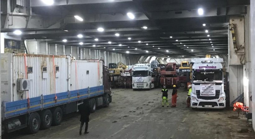 İZMİR'İN DEPREM YARDIMLARI TAM YOL İLERİ