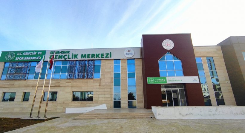 İzmir Kınık'tan Afetzedelere Sosyal Market