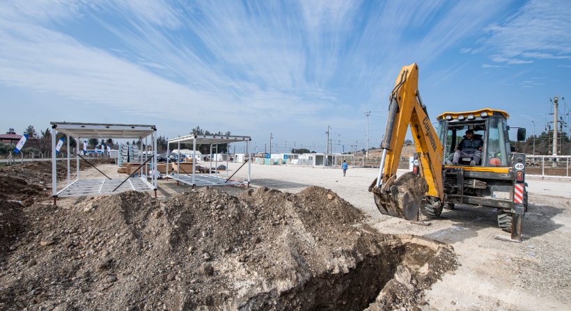 Kahramanmaraş'ta kurulacak konteyner kent için yoğun mesai sürüyor