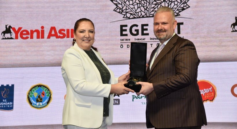 PEHLİVAN'A BÜYÜK ONUR