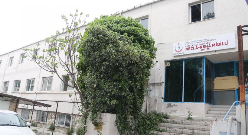 FOÇA ESKİ DEVLET HASTANESİNİN TOKİYE DEVRİNDEN VAZGEÇİLDİ