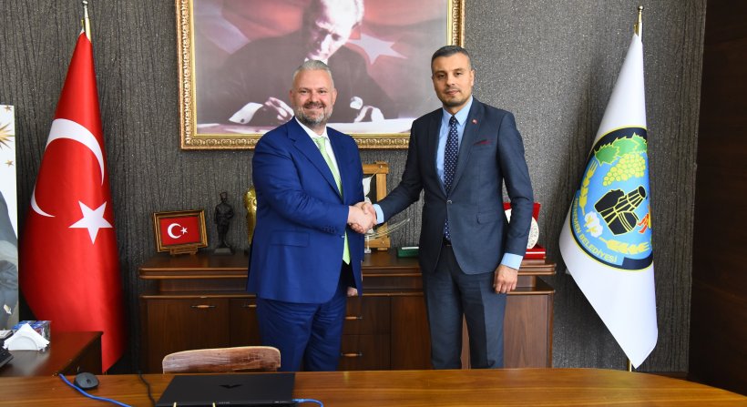 Aydın Pehlivan'dan Menemen için bir ilk daha