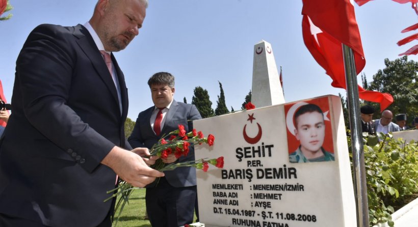 15 TEMMUZ ŞEHİTLERİ MENEMEN'DE DUALARLA ANILDI