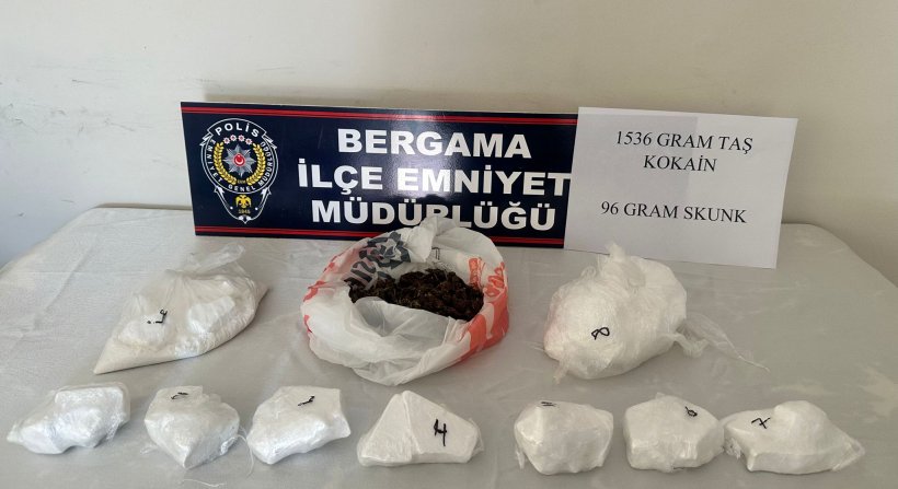 İZMİR POLİSİ UYUŞTURUCU TACİRLERİNE NEFES ALDIRMIYOR!