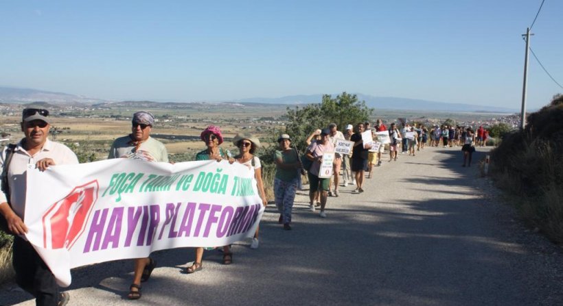 AKBELEN İÇİN FOÇA'DA İNSAN ZİNCİRİ