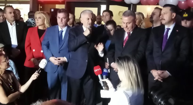 Son Başbakan Binali Yıldırım İzmir Kınık Öğretmenevi ve Halk Eğitim Merkezi'nin açılışını gerçekleştirdi