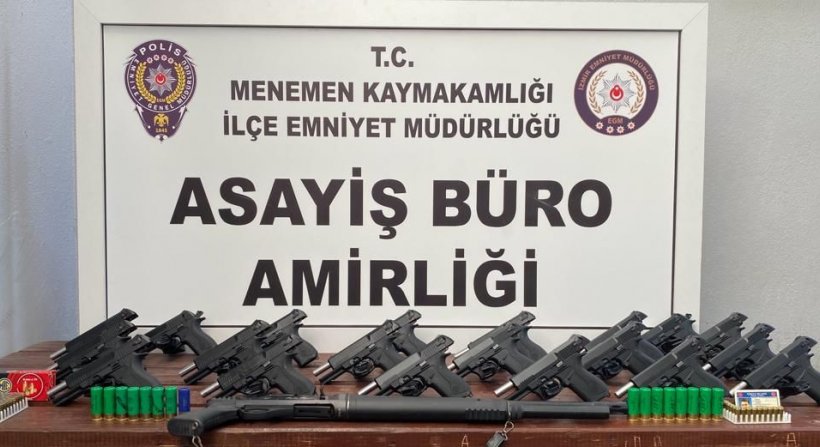 MENEMEN EMNİYETİ SİLAH TACİRİNİ YAKALADI