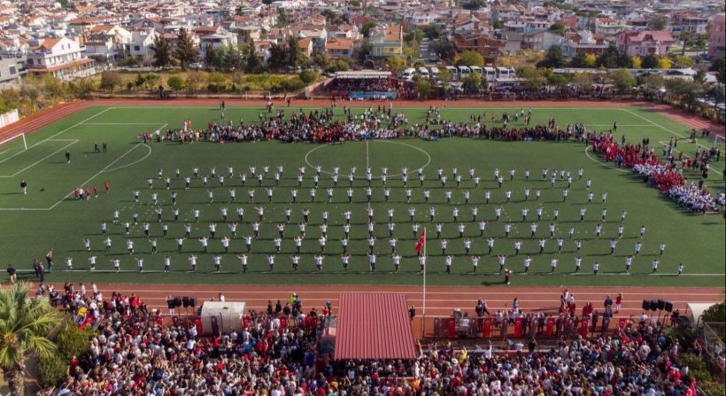 DİKİLİ'DE 100. YIL COŞKUSU