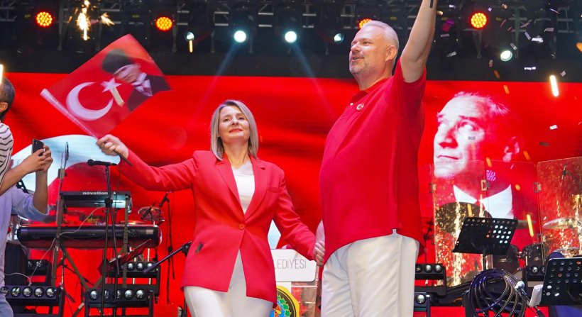 MENEMEN'DE CUMHURİYET KUTLAMALARI FARK YARATTI