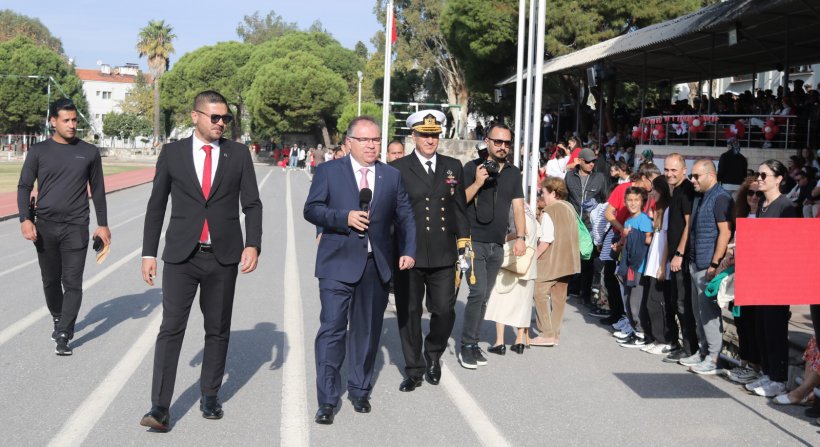 FOÇADA CUMHURİYETİN 100. YILI ASKER SİVİL ELELE KUTLANDI