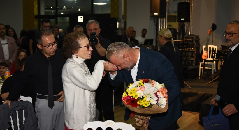 MENEMEN'DE ÖĞRETMENLER GÜNÜ İÇİN UNUTULMAZ GECE