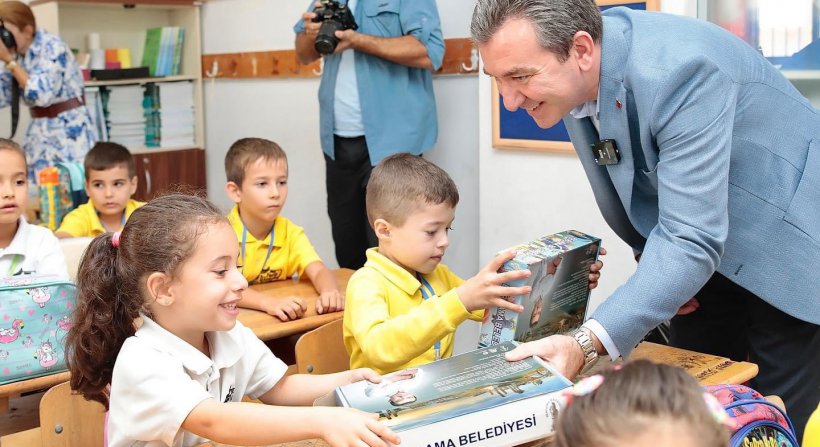 BERGAMA BELEDİYESİ'NDEN İLÇE GENELİNDEKİ TÜM ÖĞRENCİLERE DESTEK