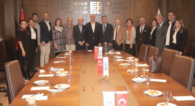 Özlale İzmir STK'larını ziyaretini sürdürüyor