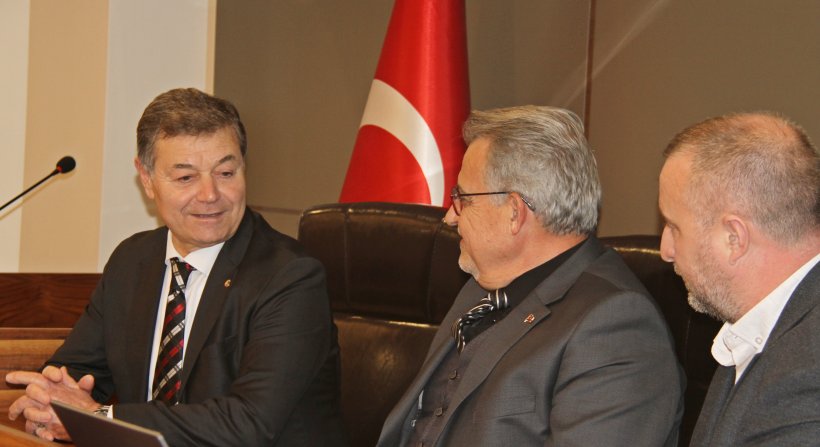 İYİ PARTİ BERGAMA BELEDİYE BAŞKAN ADAYI NEZİH ÖZUYAR BERTO MECLİSİ İLE BULUŞTU