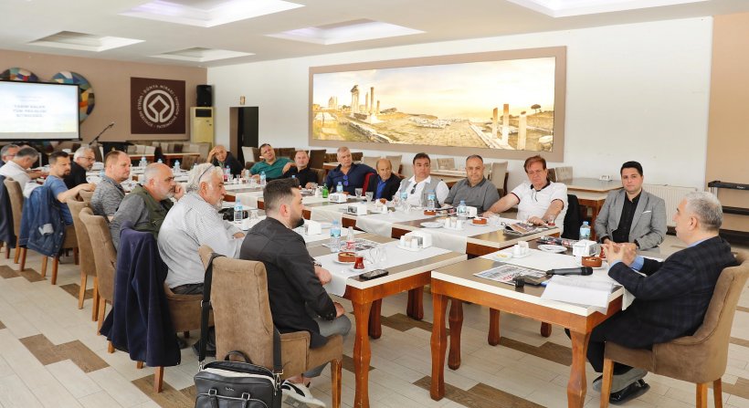 BERGAMA BELEDİYE BAŞKANI DR. TANJU ÇELİK KUZEY EGE BÖLGESİNDEKİ GAZETECİLERLE BULUŞTU