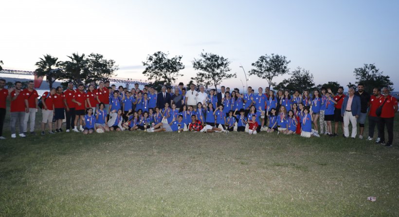 KUZEY EGE SPOR OYUNLARI'NA BERGAMA DAMGA VURDU