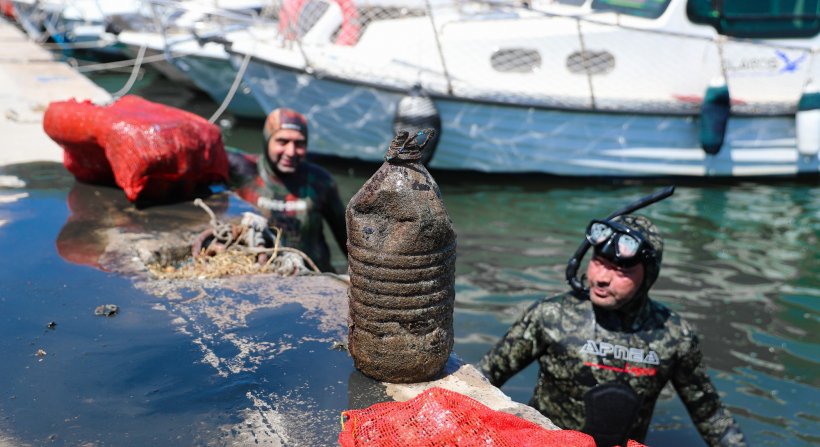 Aliağa'da Deniz Dibi Temizliği Yapıldı