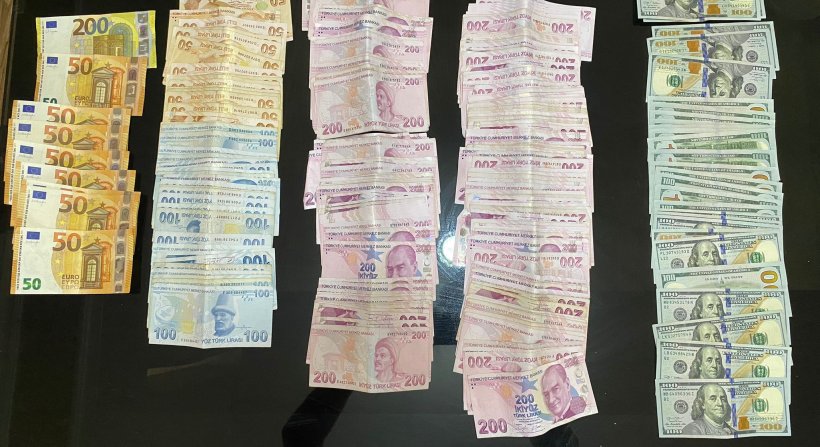 ALİAĞA GÜMRÜK / Eş Zamanlı RÜŞVET ve GÖREVİ KÖTÜYE KULLANMA Operasyonu