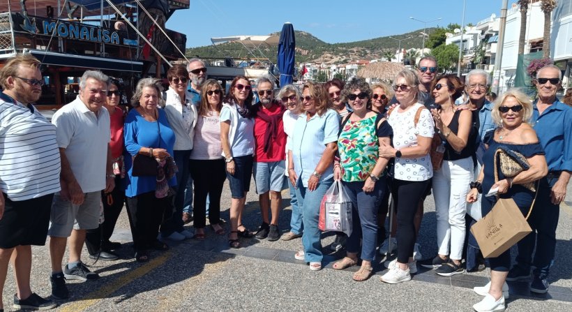 TÜRKLER ADALARA ADALI YUNANLILAR FOÇAYA GELİYOR