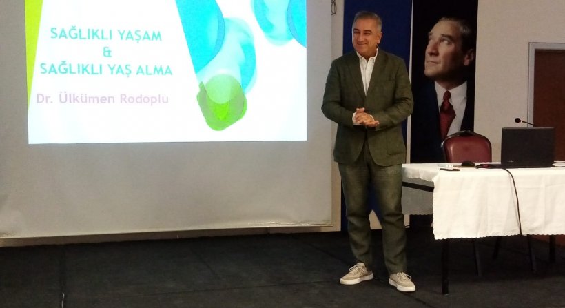 ALİAĞA'DA DÜZENLENEN PANELDE DR. ÜLKÜMEN RODOPLU İLE SAĞLIK KONUŞULDU