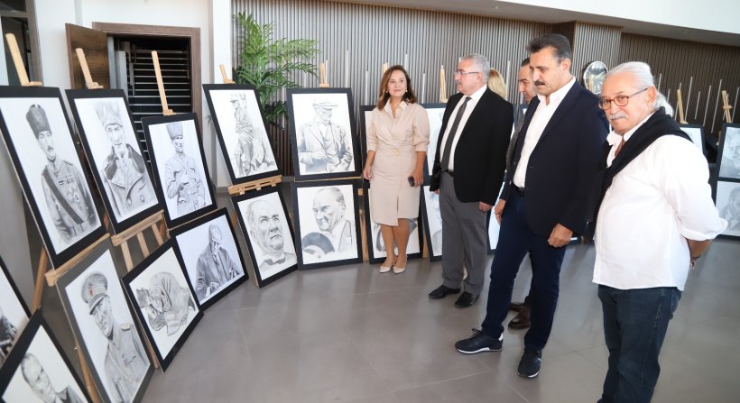 Dikili'de "Sarı Saçlı Mavi Gözlüm” konulu sergiye yoğun ilgi