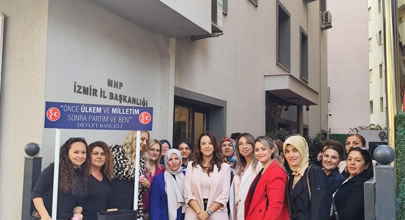 MHP İzmirli Kadınlardan Kansere Karşı Etkinlik