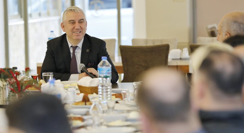 TANJU ÇELİK GAZETECİLER GÜNÜNDE BÖLGE GAZETECİLERİYLE BİR ARAYA GELDİ