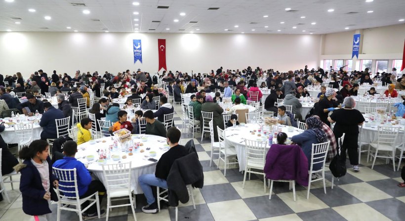 Aliağalılar İlk İftarda Bir Araya Geldi