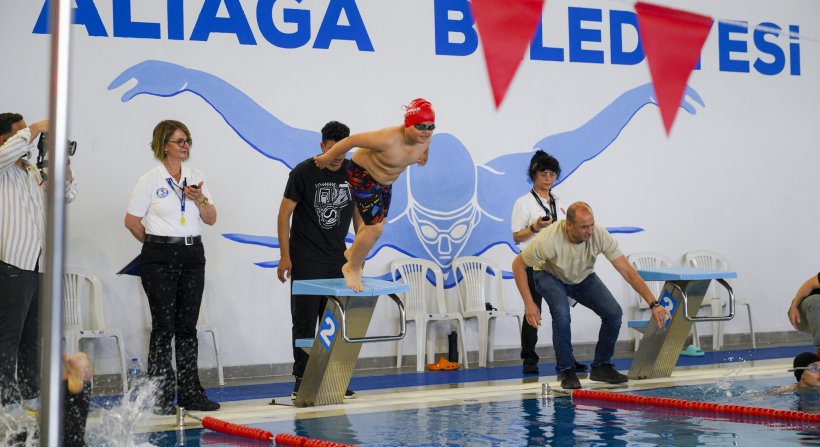 Özel Sporcular Aliağa'da Kulaç Attı