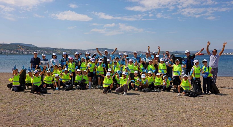 Aliağa'da Öğrencilerle Kıyı Temizliği ve Geri Dönüşüm Eğitimi