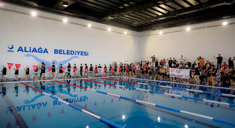 Aliağa Belediyesi'nin Yüzme Tesisleri İzmir'de Zirveye Oynuyor