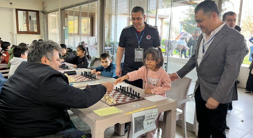 HAFTA SONU ÇOCUKLARIN GERÇEKLEŞTİRDİĞİ BEYİN FIRTINASI SATRANÇ İLE VÜCUT BULDU