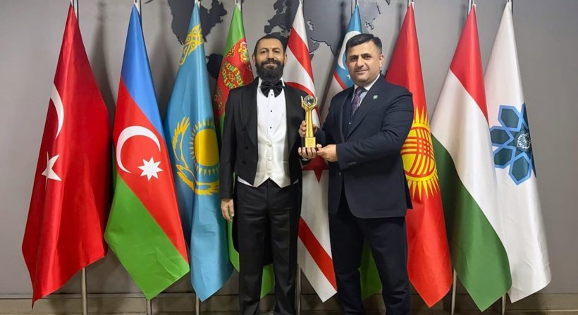 Dünyaca Ünlü Yazar Akif Manaf'a Küresel Bilinç ve Barış Ödülü Verildi